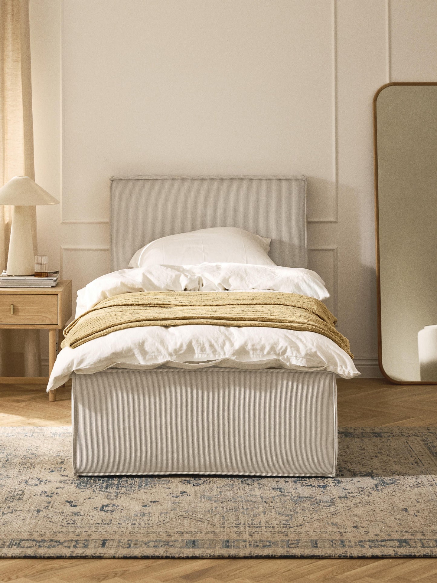 Dreponte Single Bed in Corduroy with Storage