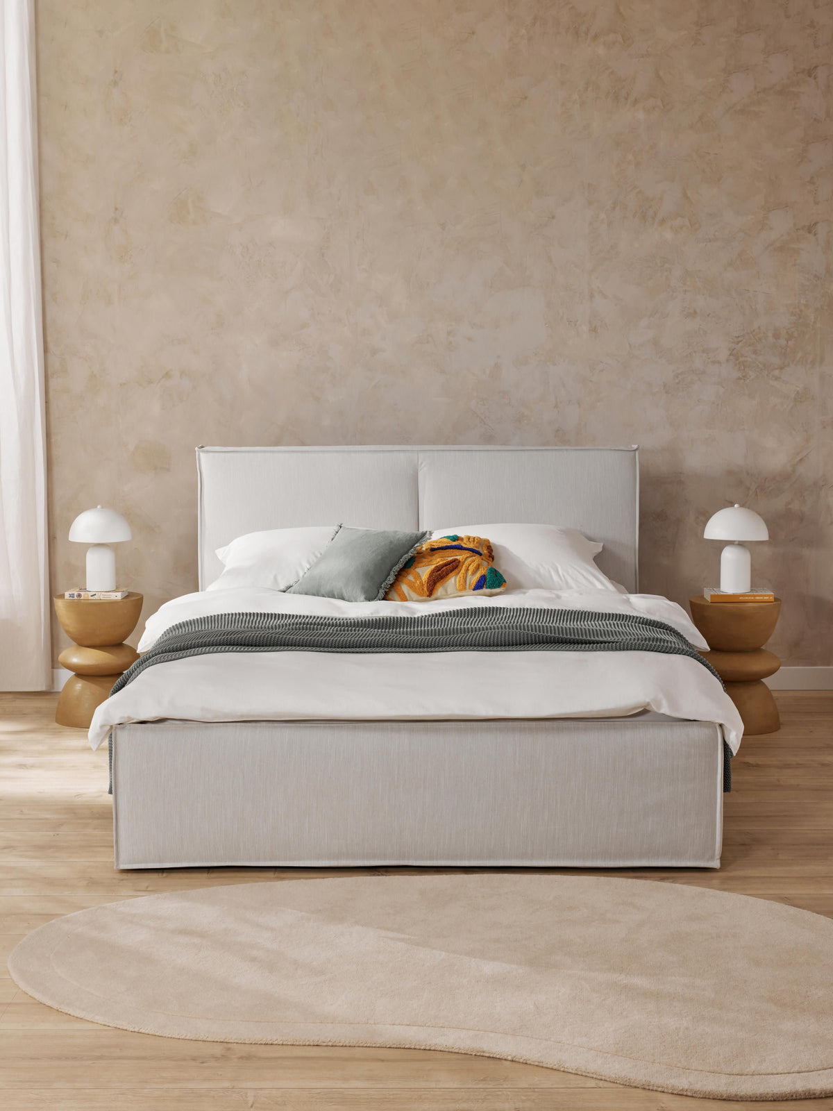 Dreponte Upholstered Storage Bed