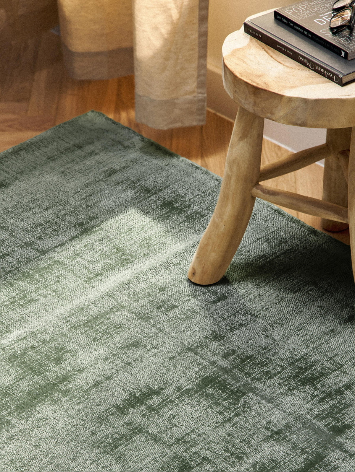 Janoveta Viscose Rug, Hand-Woven