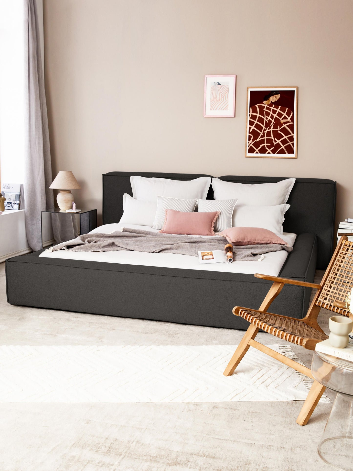 Lenvarro Upholstered Bed