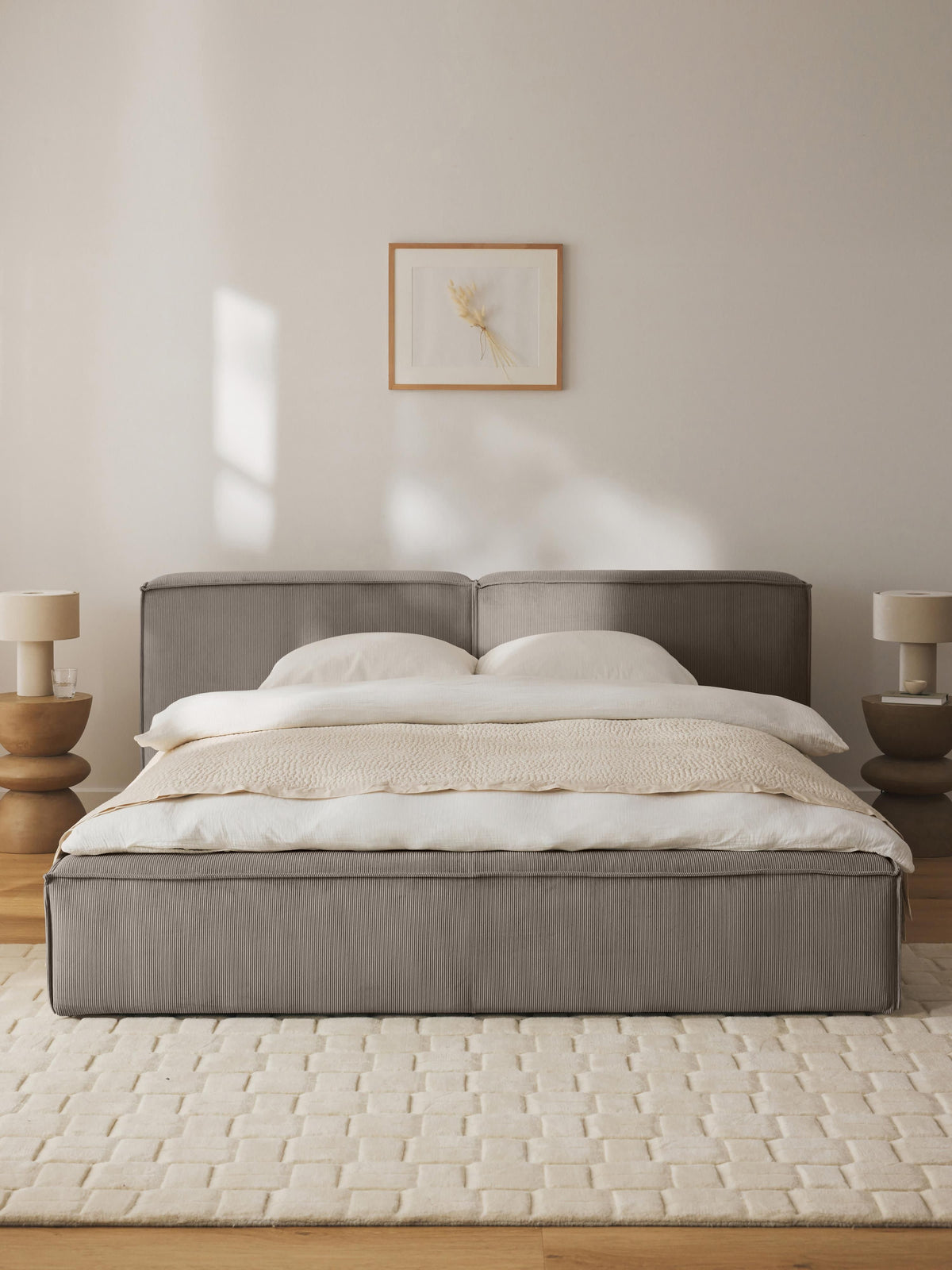 Lenvarro Upholstered Storage Bed in Corduroy