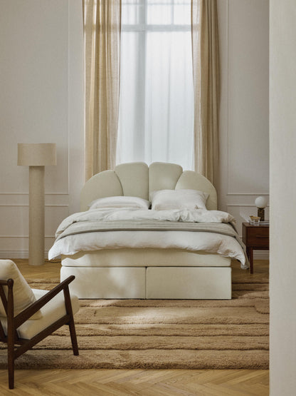 Romfrida Box Spring Bed